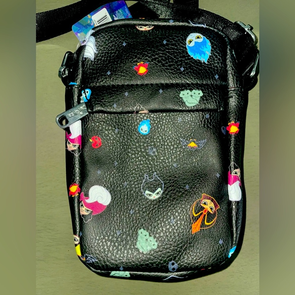 Disney Villains Chibi Faces Black Crossbody Purse Bag NWT Ursule Maleficent Hook